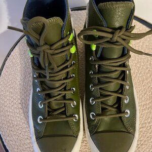 Chuck Taylor Women's Size 8, Green